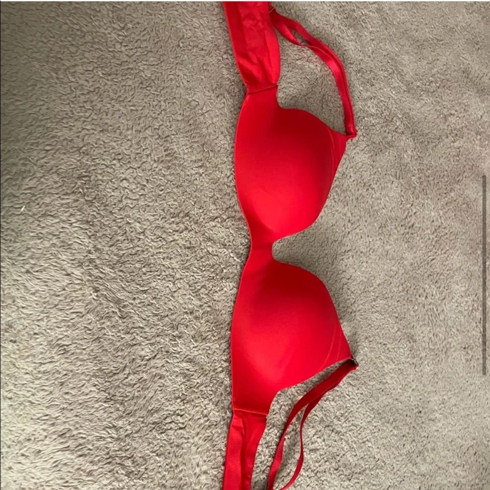 Bras - Picture 3 of 4